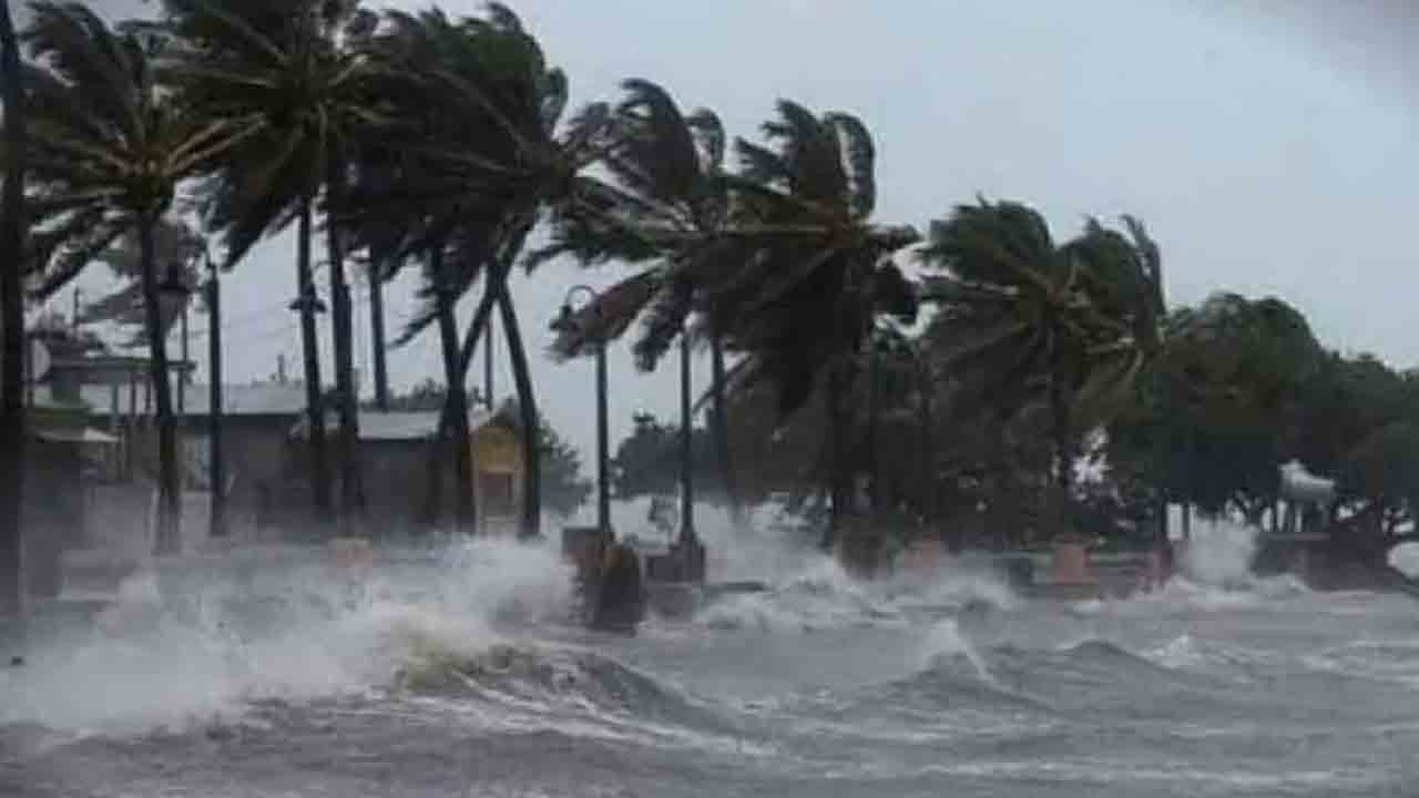 Michang typhoon | మిచాంగ్‌ తుఫాన్‌ ప్రభావంతో ఏపీలో పలు రైళ్లు రద్దు