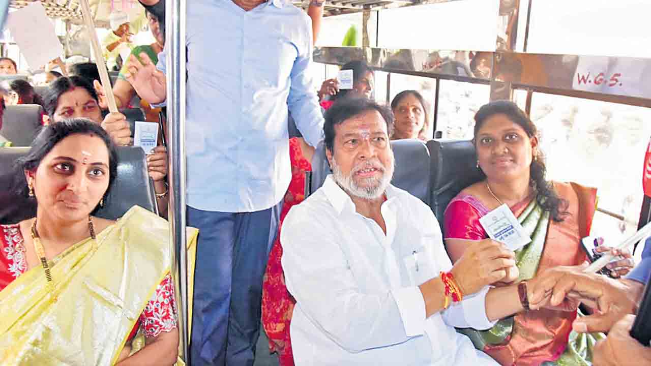 ఆరుమాసాల్లో ఆరు గ్యారంటీలు అమలు