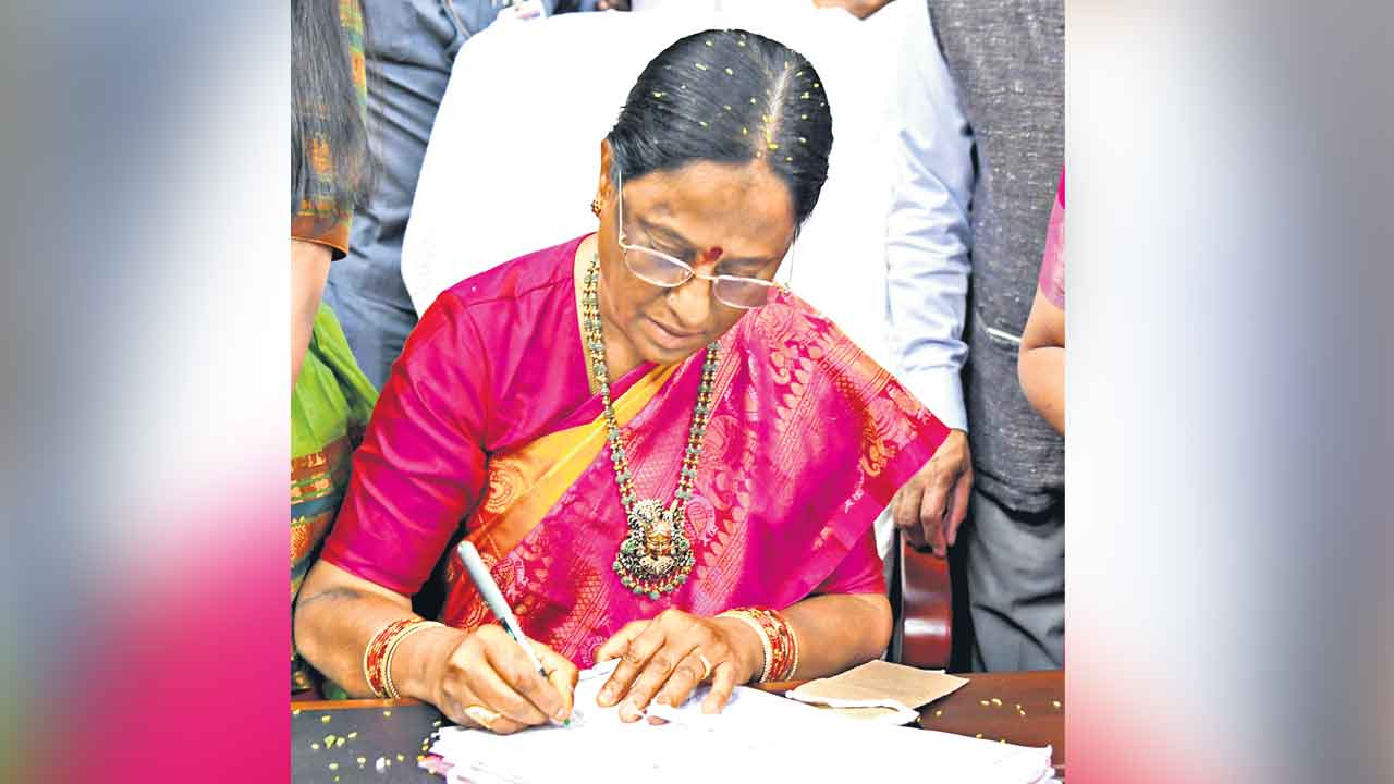 వన్యప్రాణుల దాడిలో చనిపోయిన కుటుంబాలకు 10 లక్షలు