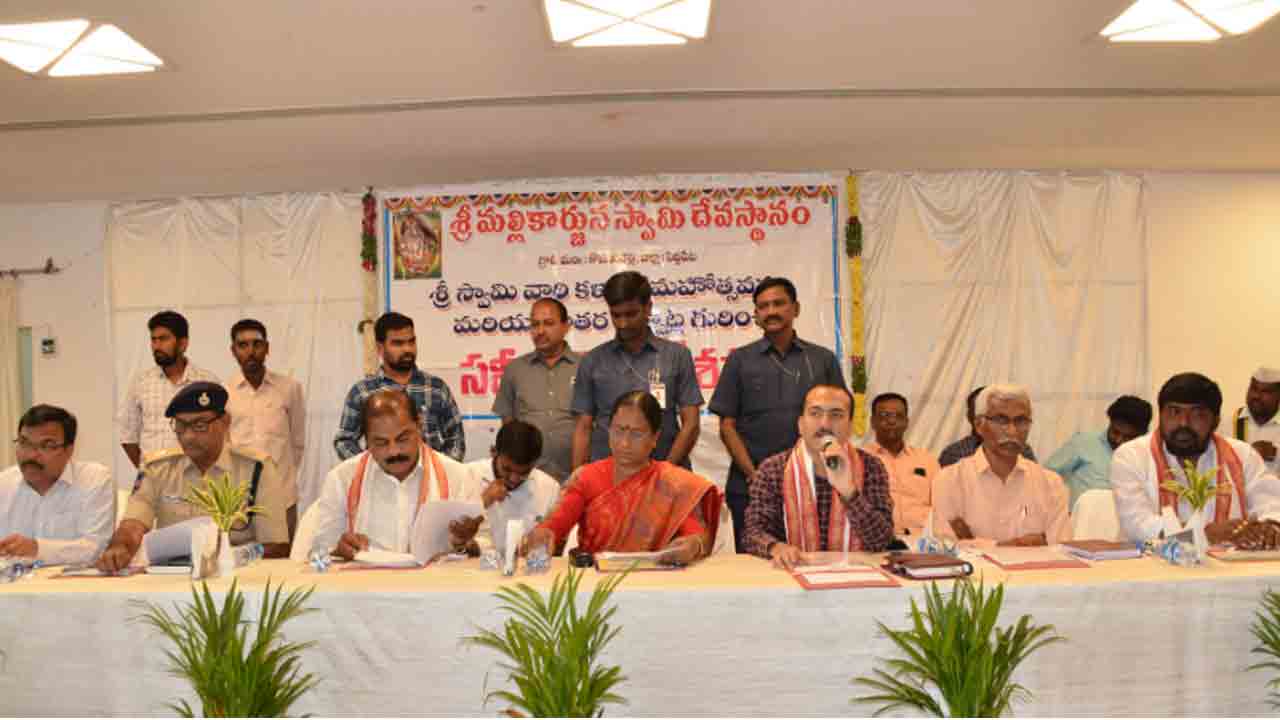 Minister Konda Surekha | కొమురవెల్లి మల్లన్న జాతరకు పకడ్బందీ ఏర్పాటు చేయాలి : మంత్రి కొండ సురేఖ