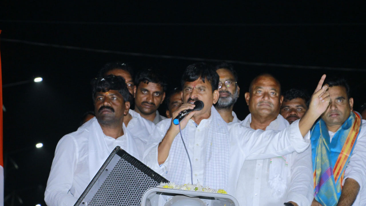 సంక్రాంతి లోపు ఇందిరమ్మ ఇండ్లు అందజేస్తాం