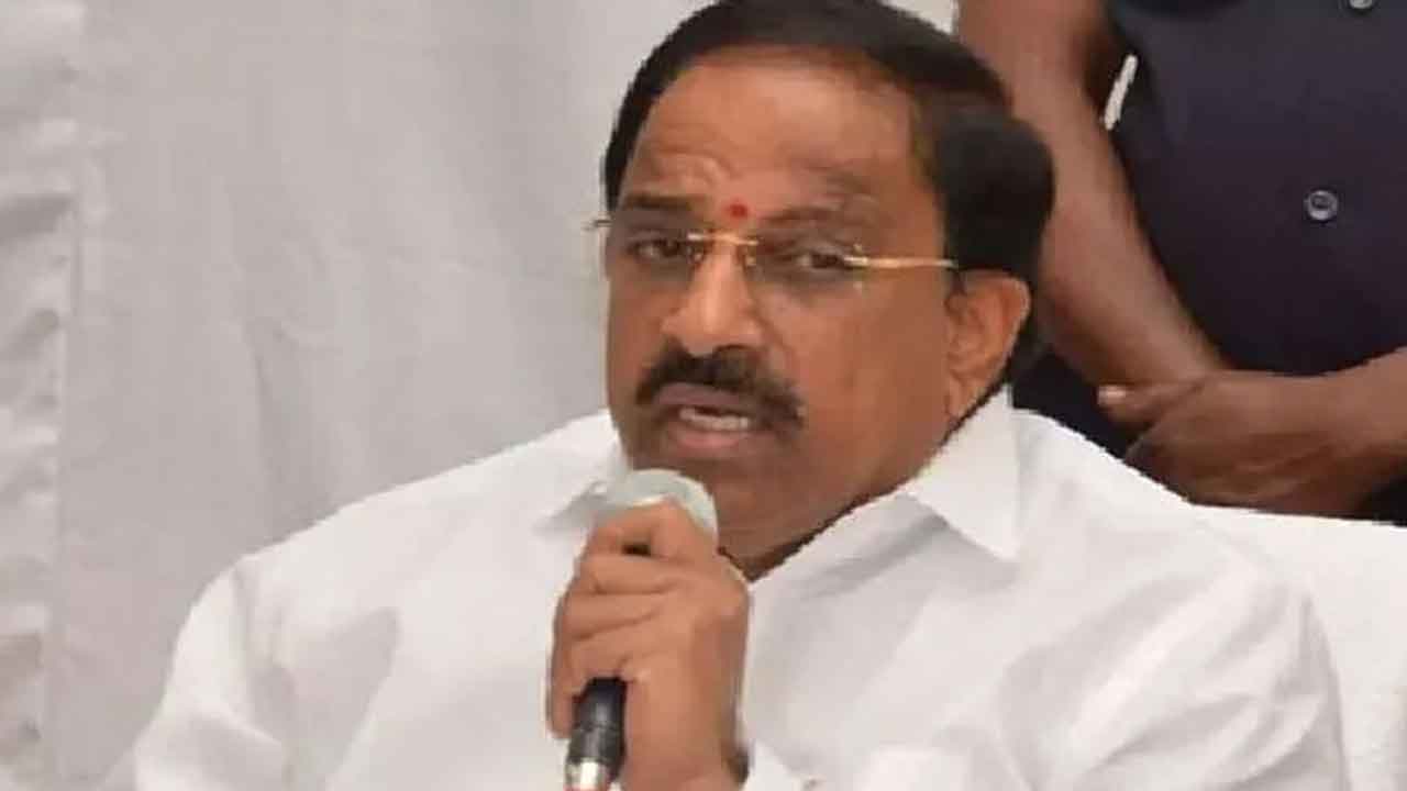 సకాలంలో పంట కొనుగోళ్లు