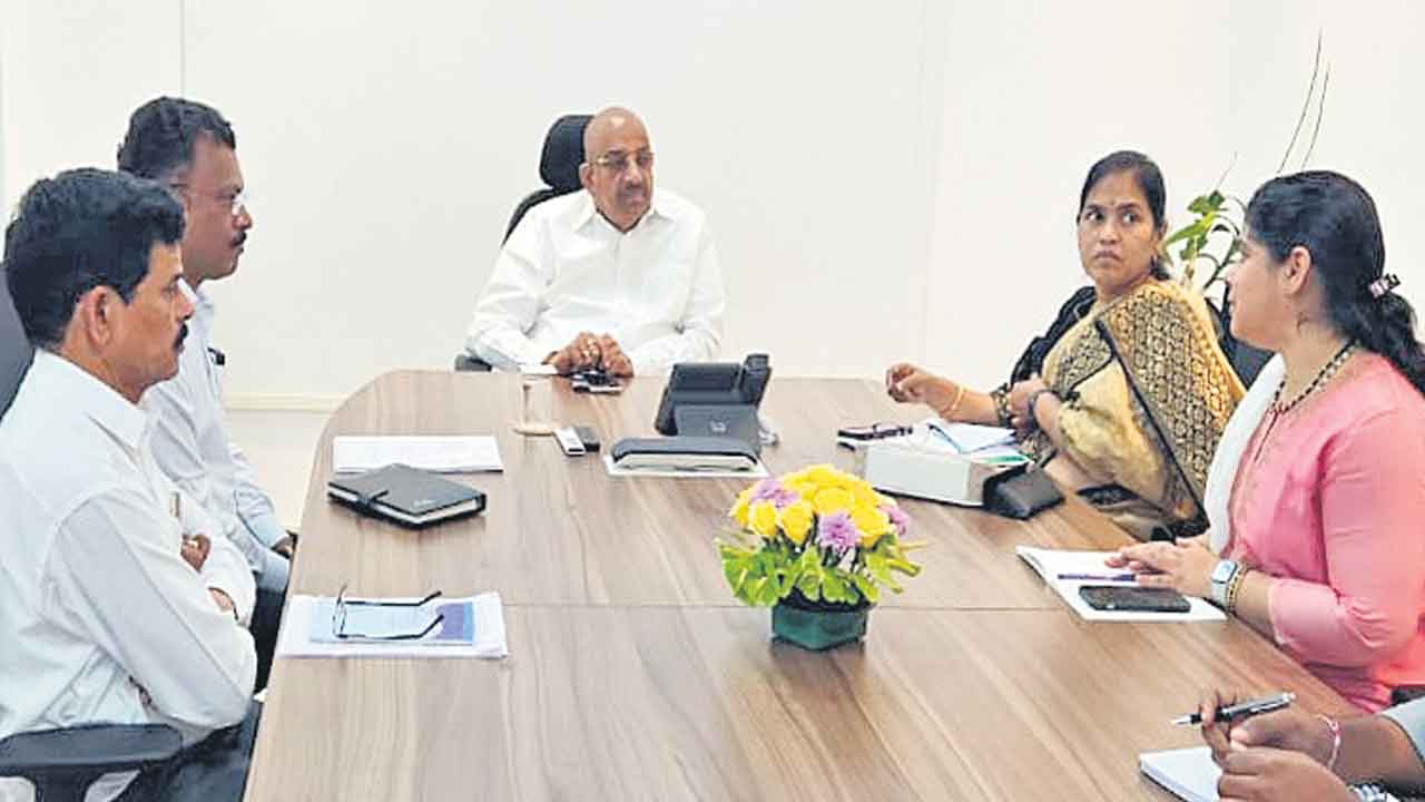 విత్తన కంపెనీల లైసెన్స్‌లను పున: పరిశీలించండి