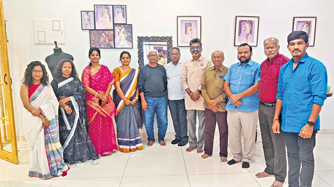 వరల్డ్‌ హ్యాండ్లూమ్‌ డేను సాధించుకుందాం