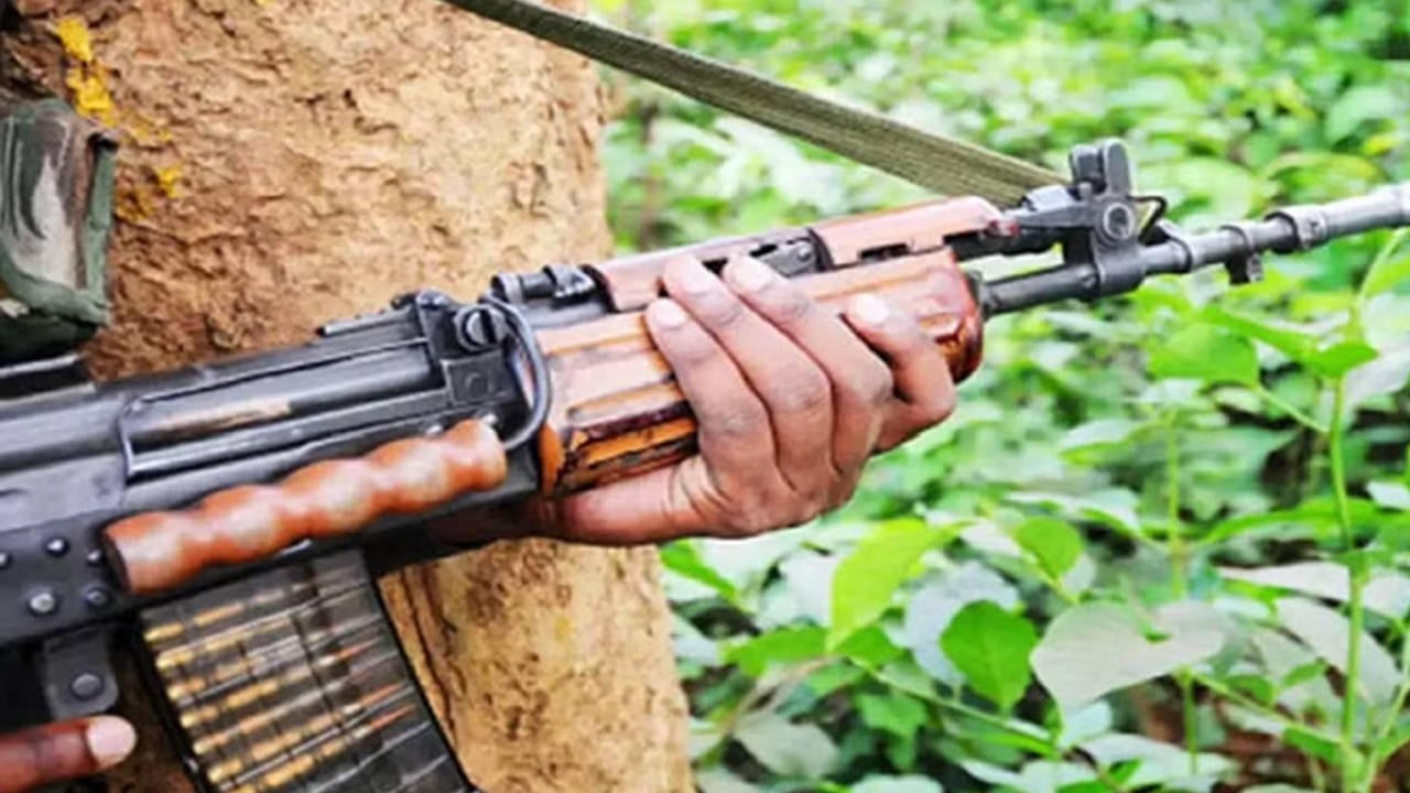 Naxal attack | నక్సల్స్‌ దాడిలో జవాన్‌ వీరమరణం..!