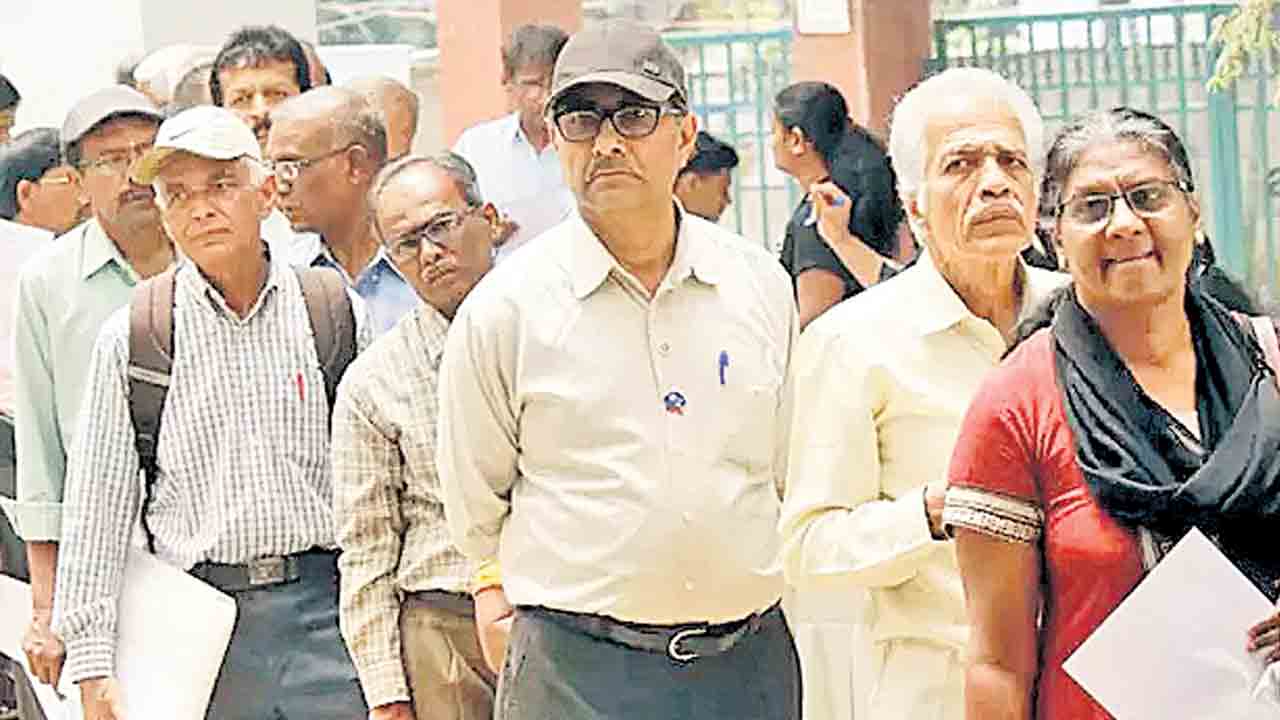 పెన్షనర్లకు కేంద్ర సర్కారు ధోకా