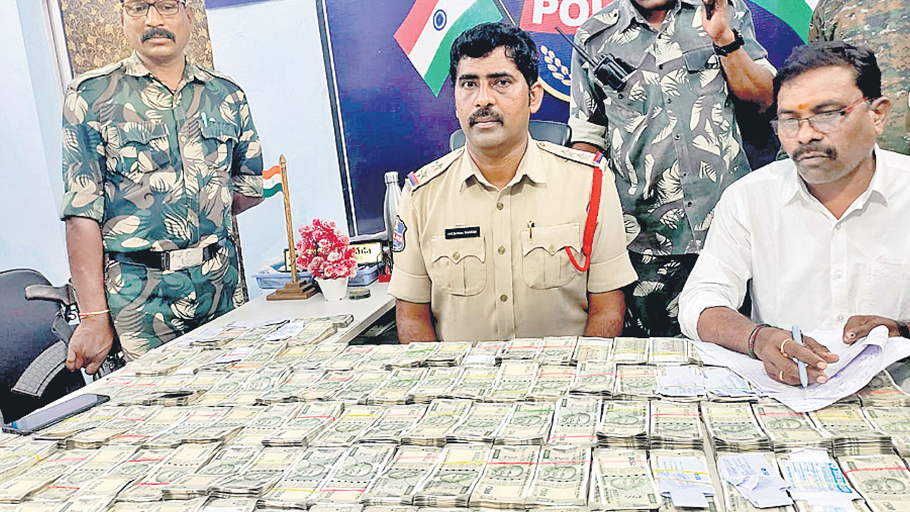 కోడ్‌ వేళ..‘కోట్ల’ కట్టడి