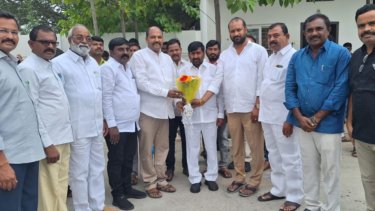 ఎమ్మెల్యే జగదీశ్‌రెడ్డికి శుభాకాంక్షల వెల్లువ