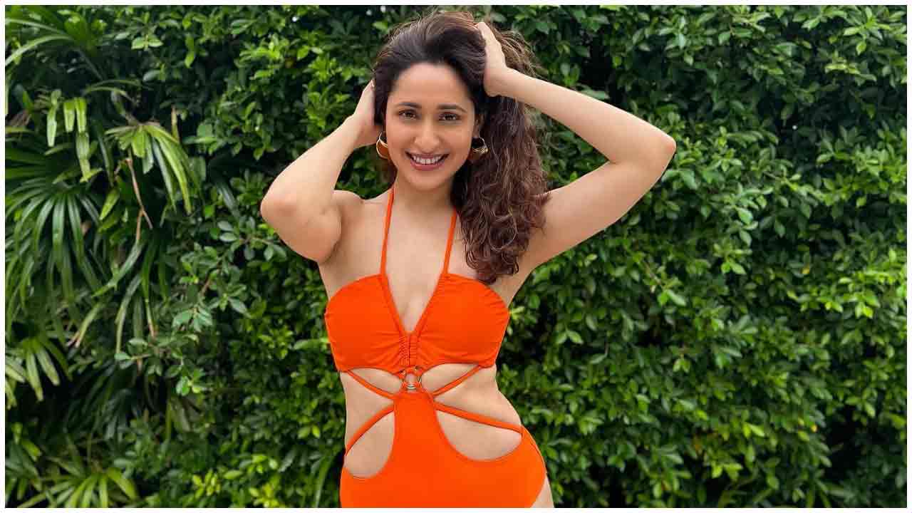 Pragya Jaiswal | బికినీలో హీటెక్కిస్తున్న ప్రగ్యా జైస్వాల్..