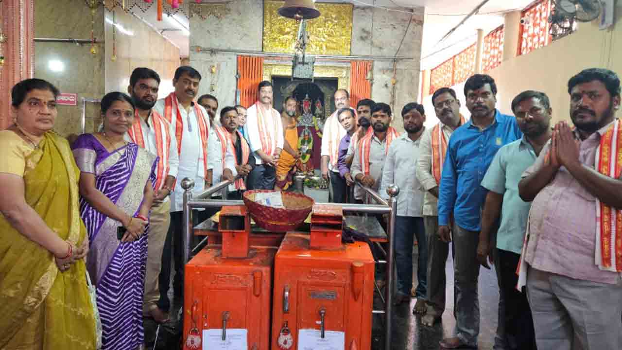 Special prayers | కేసీఆర్‌ త్వరగా కోలుకోవాలని ప్రత్యేక పూజలు