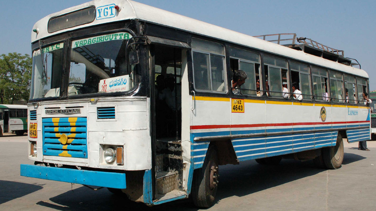 మహిళలకు ఆర్టీసీ బస్సుల్లో ఉచిత ప్రయాణం