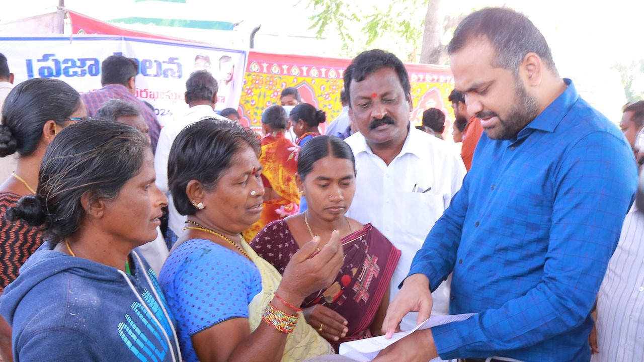 ప్రజా పాలనను సద్వినియోగం చేసుకోవాలి