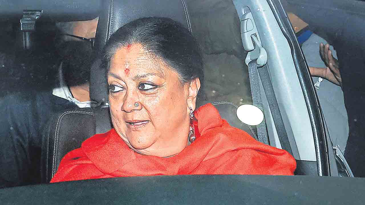 రాజేతో 50 మంది ఎమ్మెల్యేల భేటీ