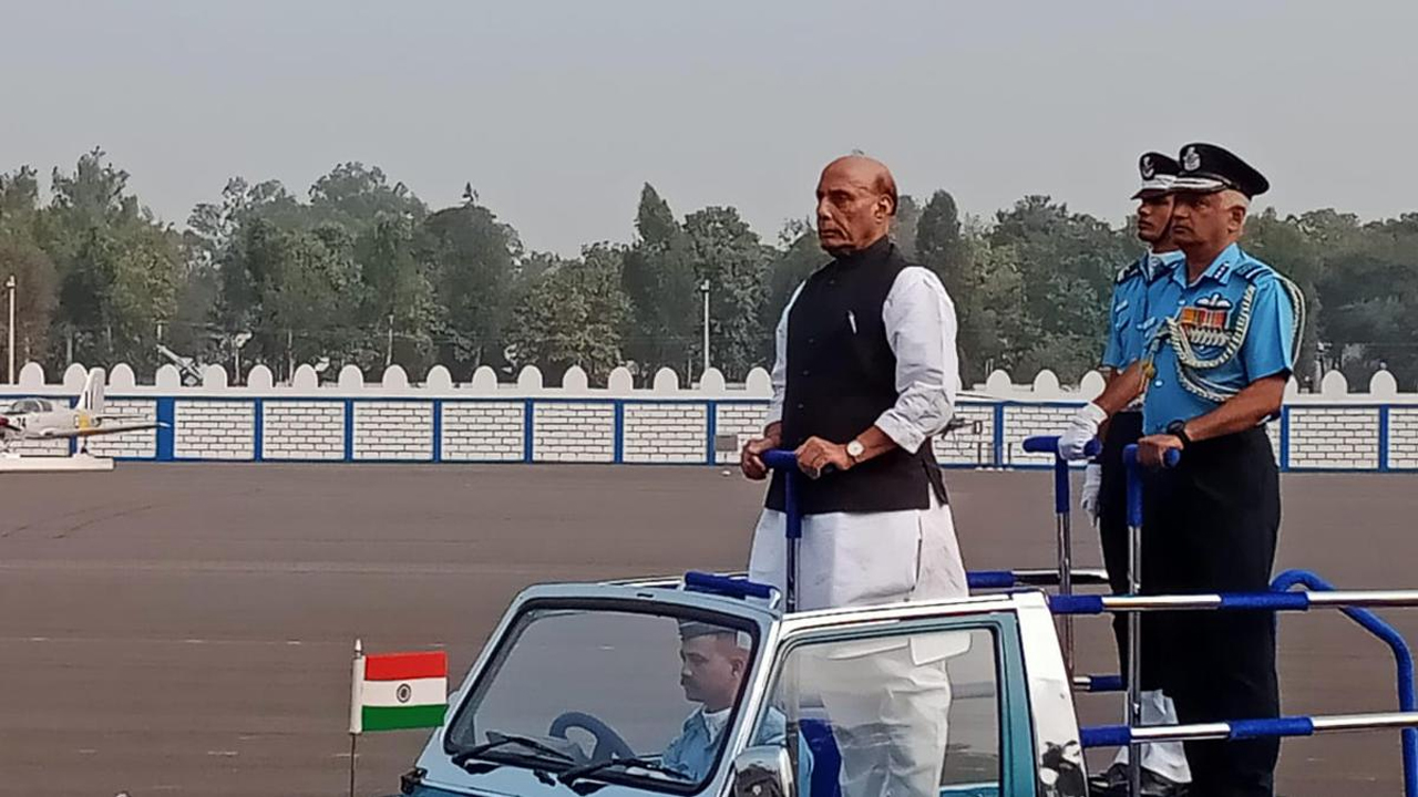 Rajnath Singh | క్యాడెట్స్కు ట్రెడిషన్, ఇన్నోవేషన్ అవసరం : రక్షణ మంత్రి రాజ్నాథ్