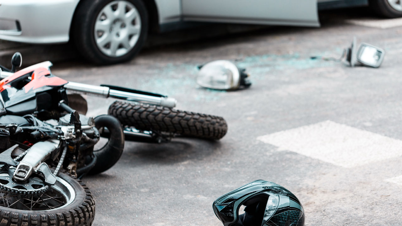 Road Accident | చాయ్‌ తాగేందుకు బైక్‌పై వెళ్తున్న యువకులు.. బొలెరో ఢీకొట్టడంతో ముగ్గురు దుర్మరణం