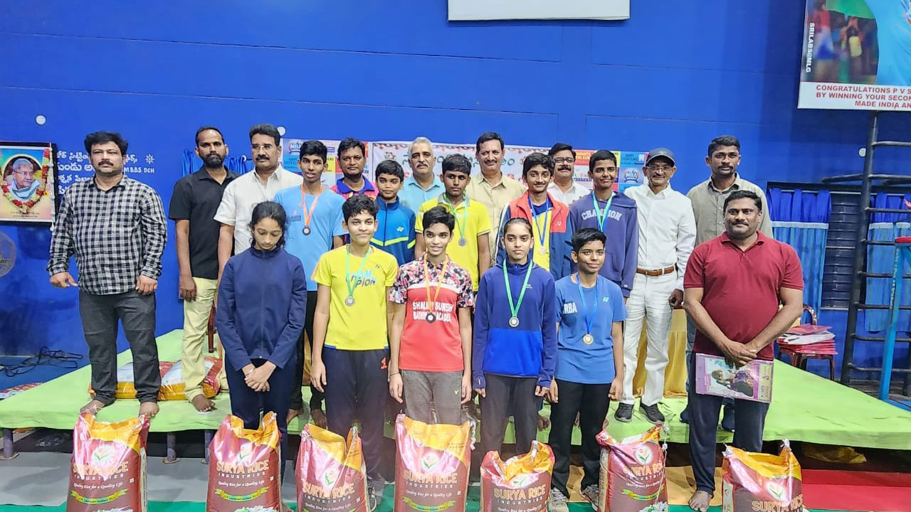 రాష్ట్రస్థాయి బ్యాడ్మింటన్‌ విజేత నల్లగొండ