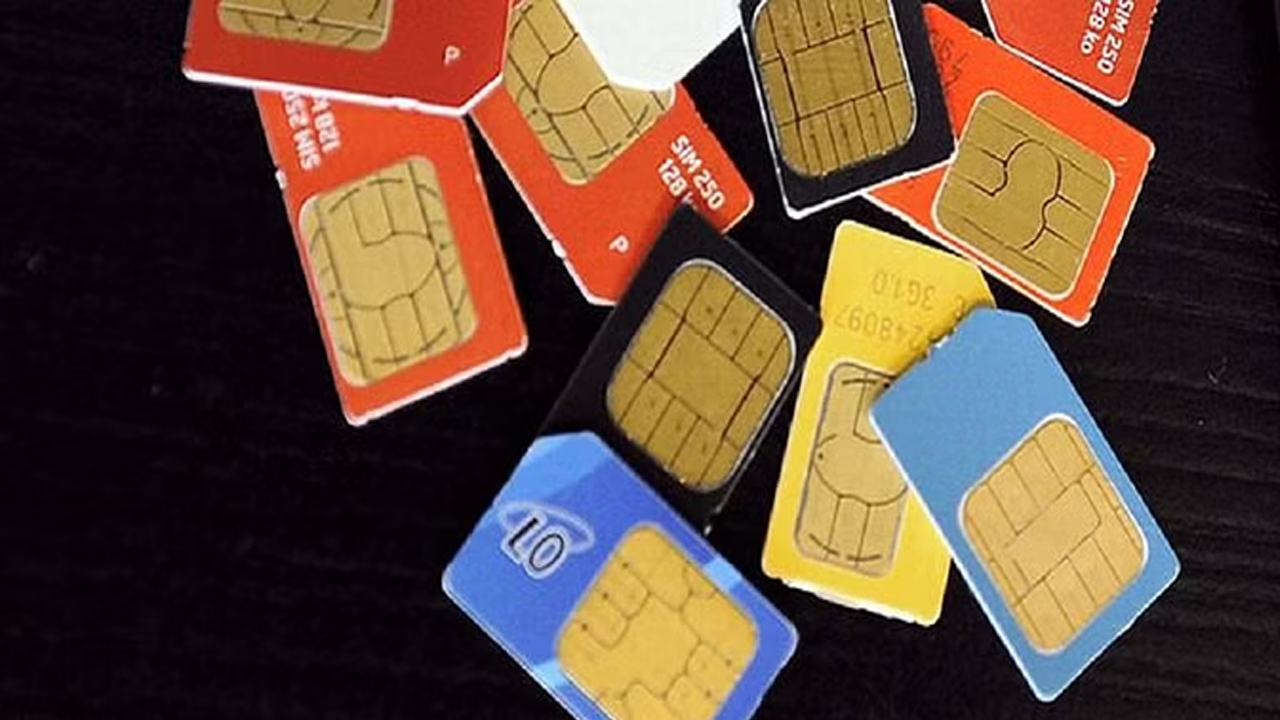 SIM Cards | కంబోడియాకు 198 సిమ్‌కార్డులు పంపేందుకు యత్నం.. అరెస్టు చేసిన పోలీసులు..