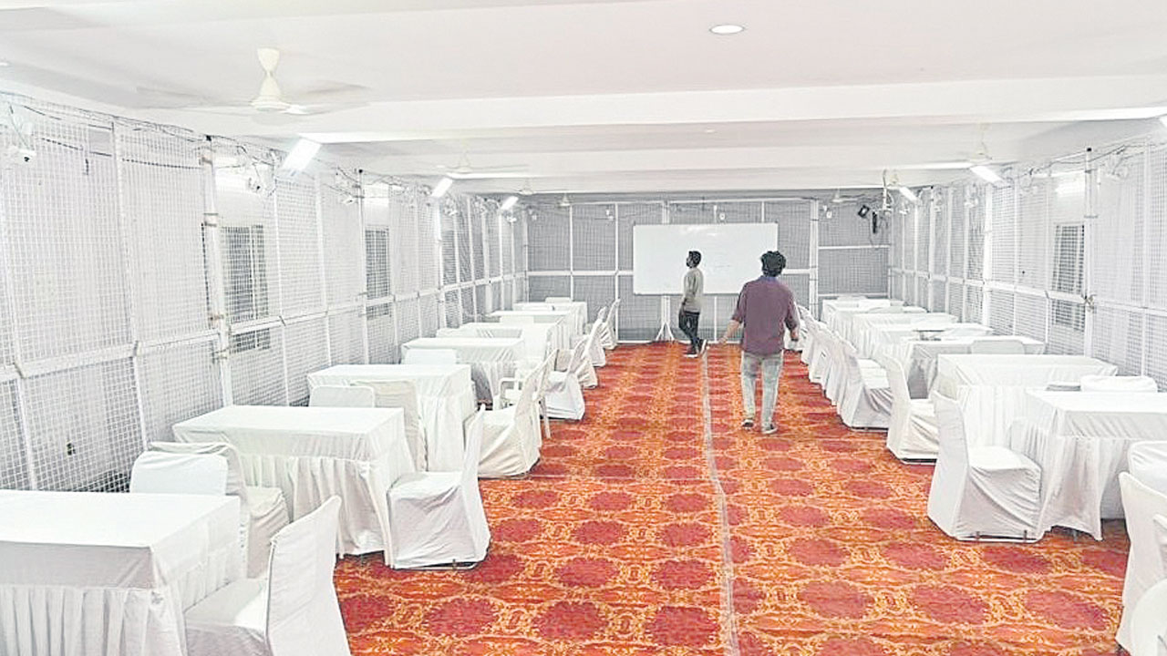 కౌంటింగ్‌ హాల్‌ వద్ద 144 సెక్షన్‌