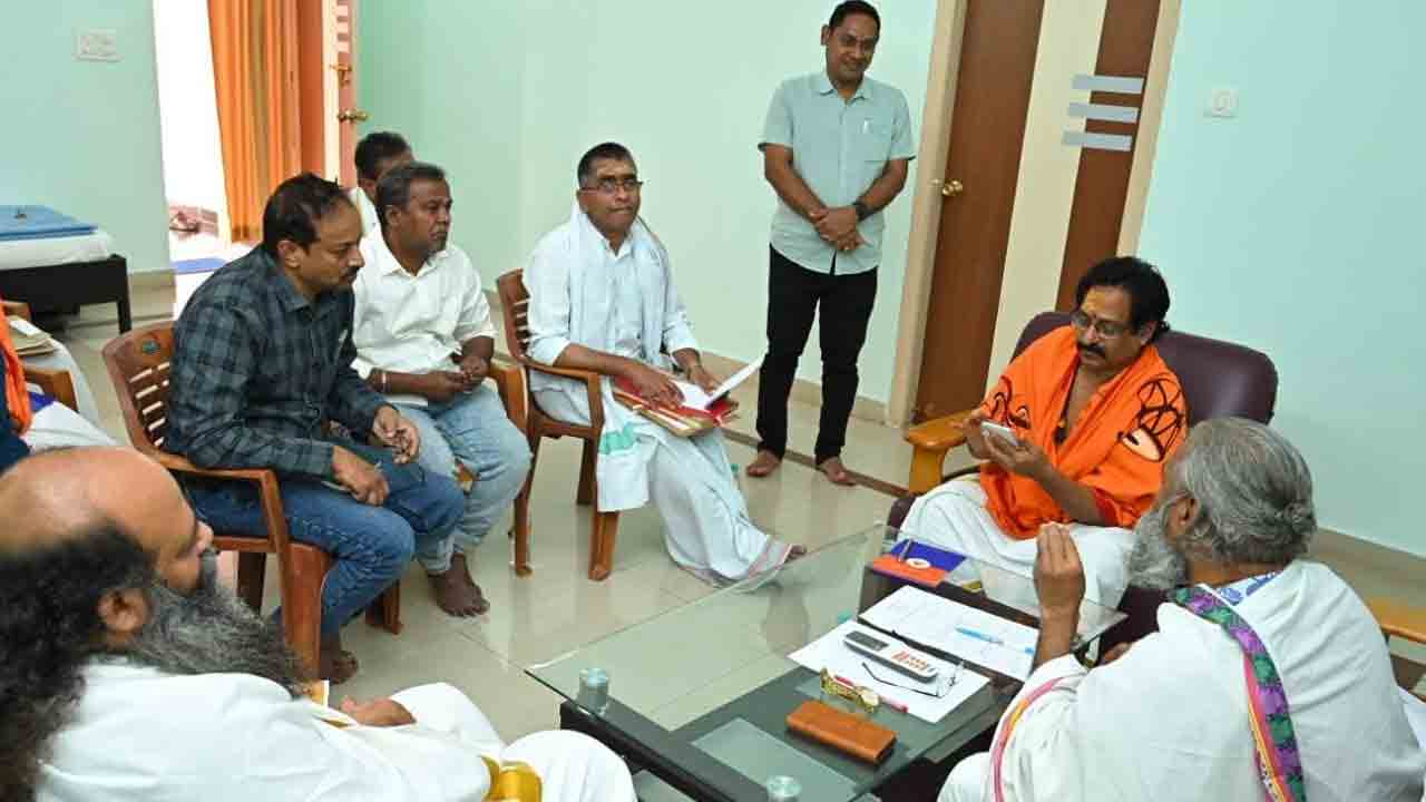 Srisailam | శ్రీశైల ప్రాకార కుడ్యంపై ప్ర‌త్యేక డాక్యుమెంట‌రీ.. ఈవో పెద్దిరాజు వెల్ల‌డి