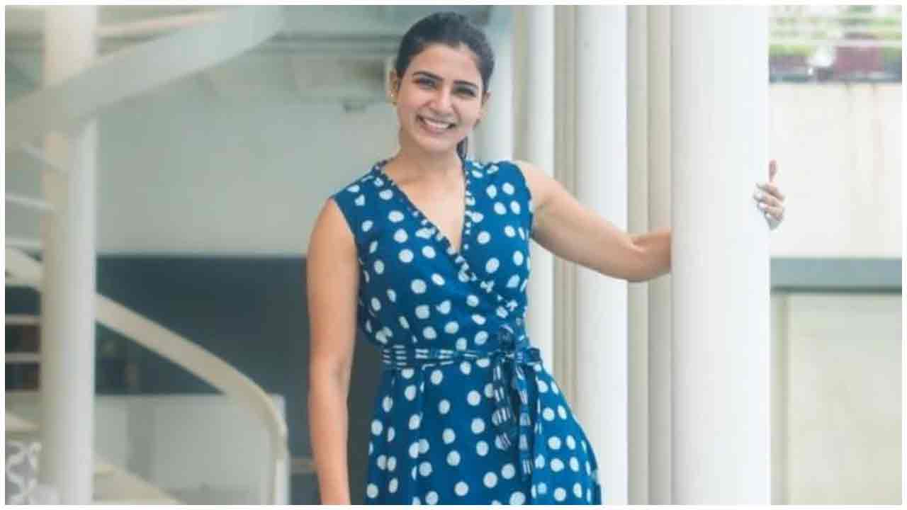 Samantha | నవ్వులతో వెన్నెల పూయిస్తున్న సమంత..