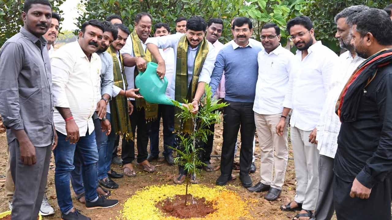 MP Santhosh Kumar | ప్రకృతిని కాపాడేందుకు గ్రీన్‌ ఇండియా చాలెంజ్‌ను కొనసాగిస్తాం: ఎంపీ సంతోశ్‌