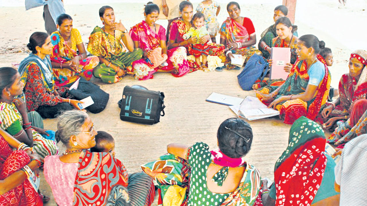 లక్ష్యం దిశగా..