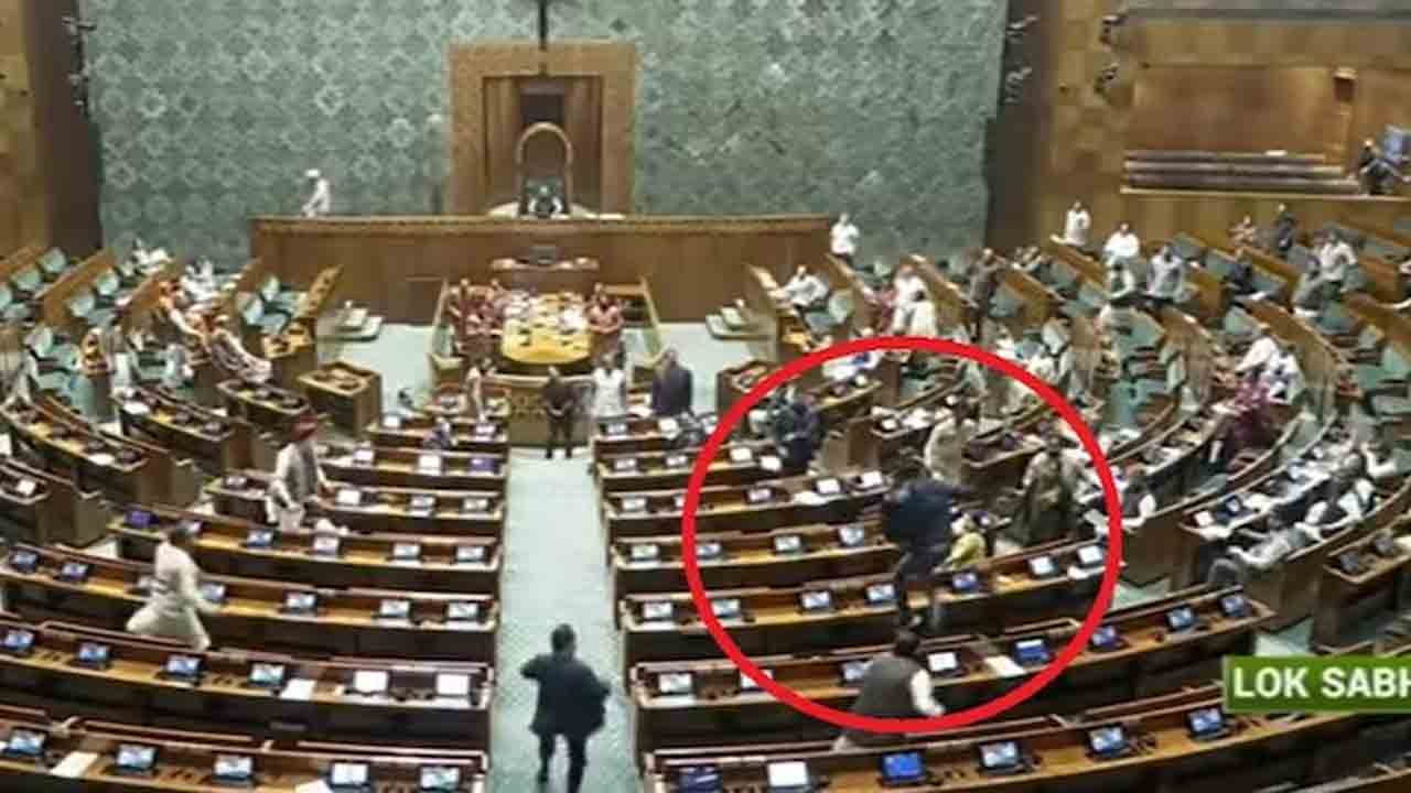 Security breach | లోక్‌సభలో భద్రతా వైఫల్యం.. టియర్‌ గ్యాస్‌ ప్రయోగించిన ఆగంతకులు