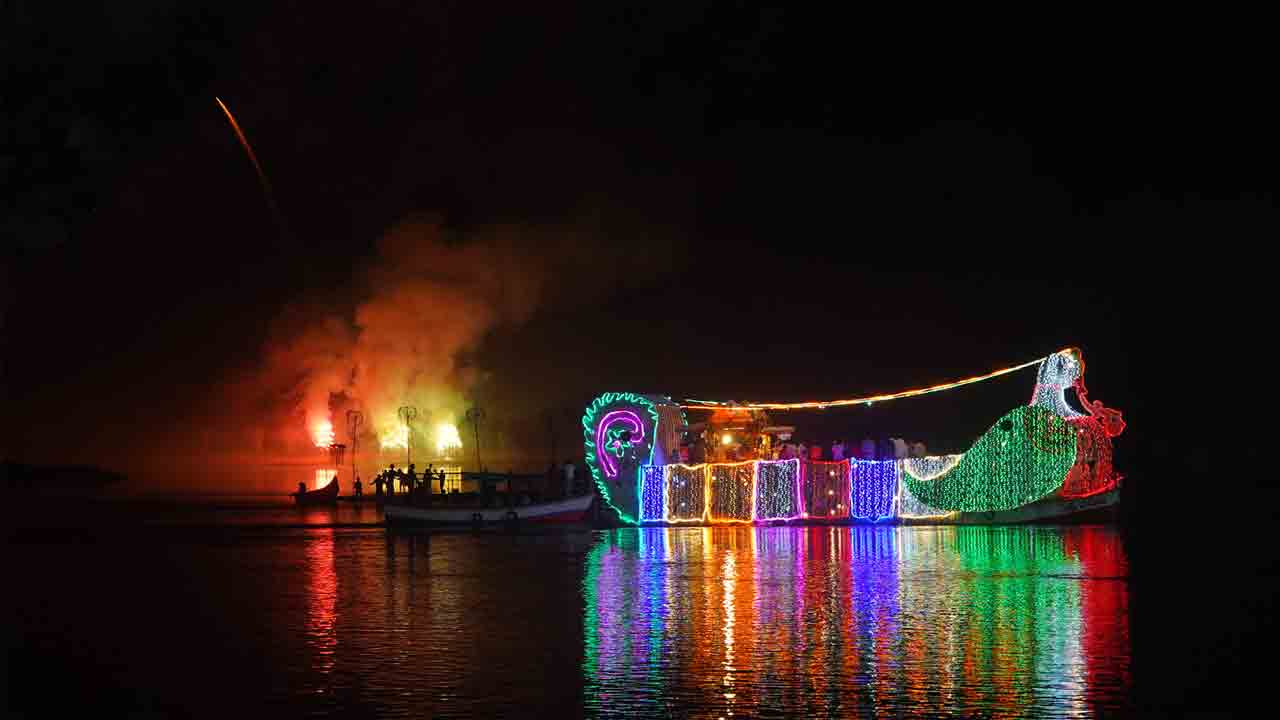 హంస వాహనం పై అందాల రాముడు