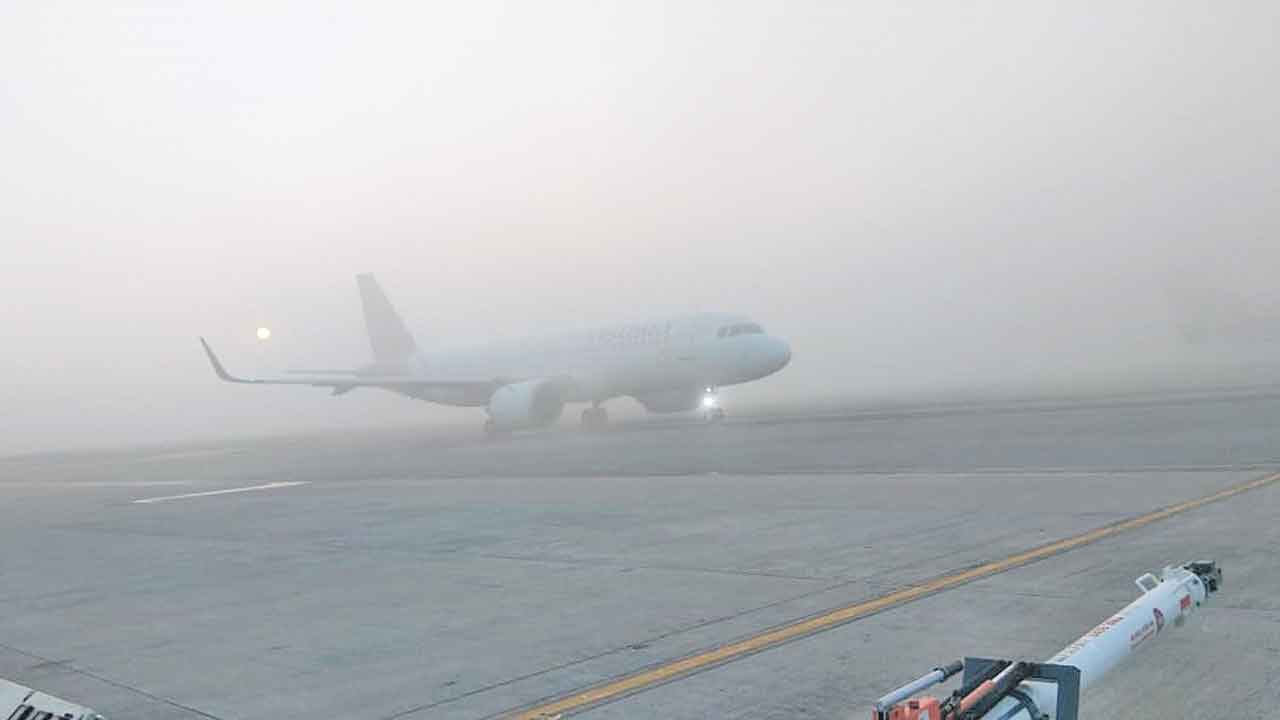 వీడని పొగమంచు