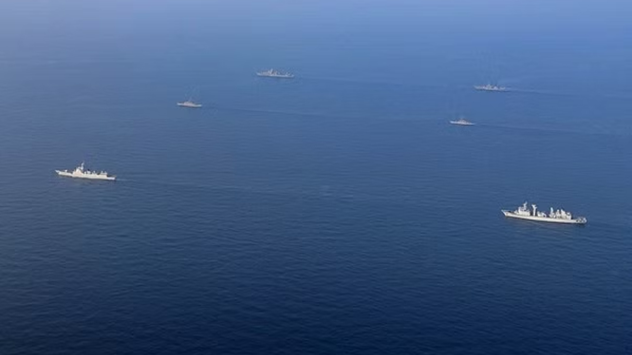 America | ఎర్రసముద్రంలో  హౌతి డ్రోన్లు, క్షిపణులను కూల్చివేసిన అమెరికా