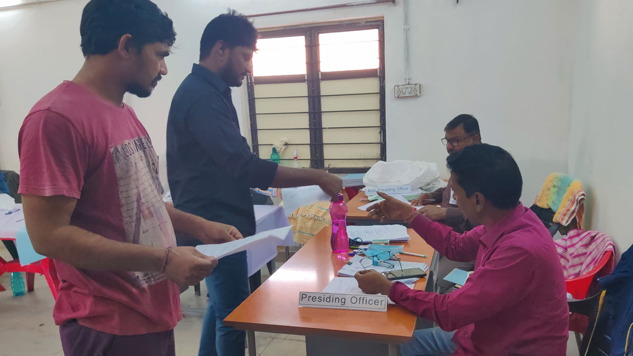 ప్రశాంతంగా గుర్తింపు సంఘం ఎన్నికలు