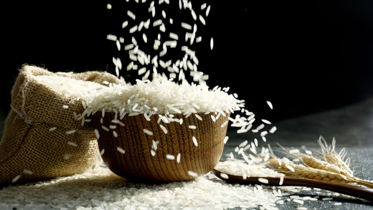 సన్న బియ్యానికి రెక్కలు