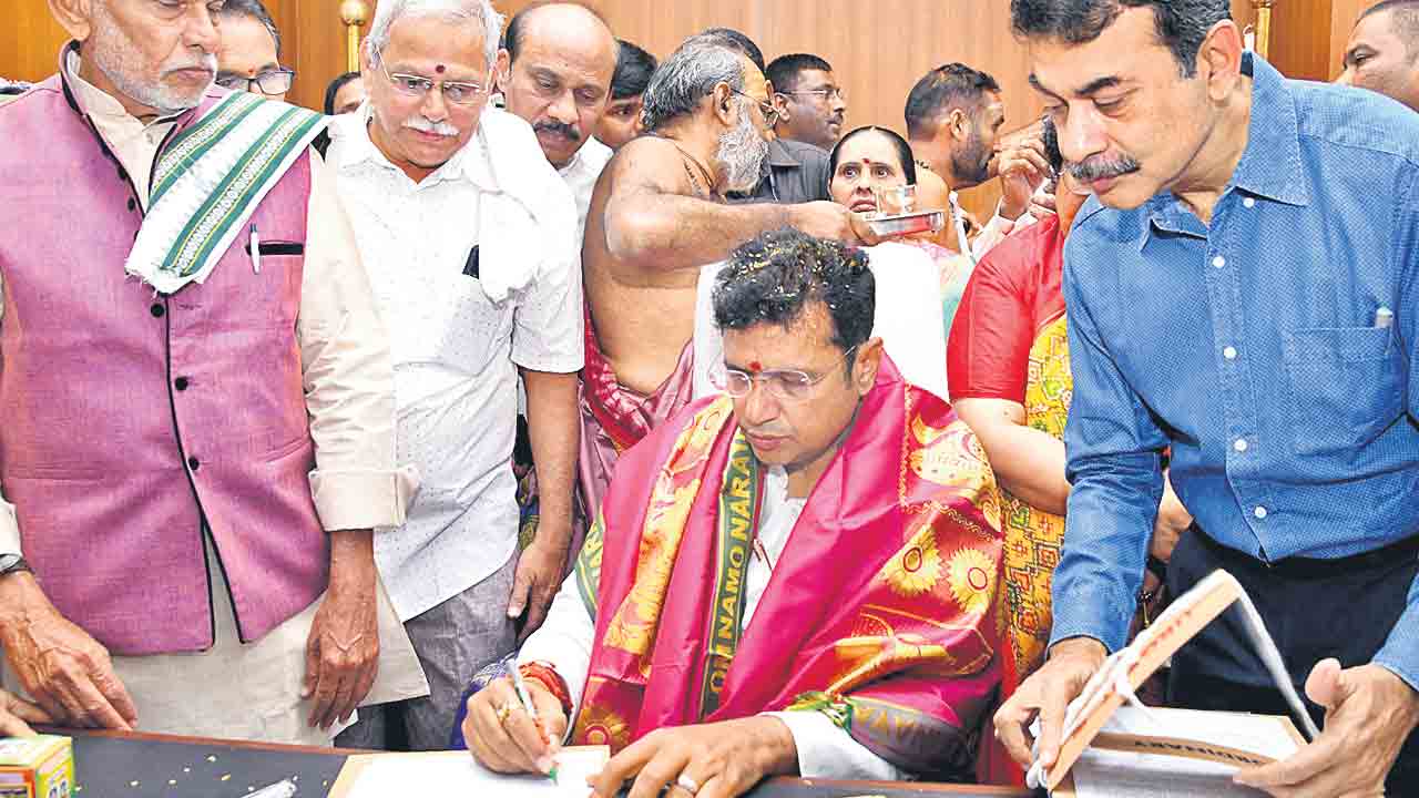 మాది ఇండస్ట్రీ ఫ్రెండ్లీ సర్కారు