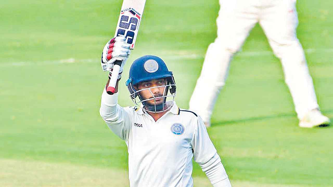 తన్మయ్‌ సెంచరీ వృథా