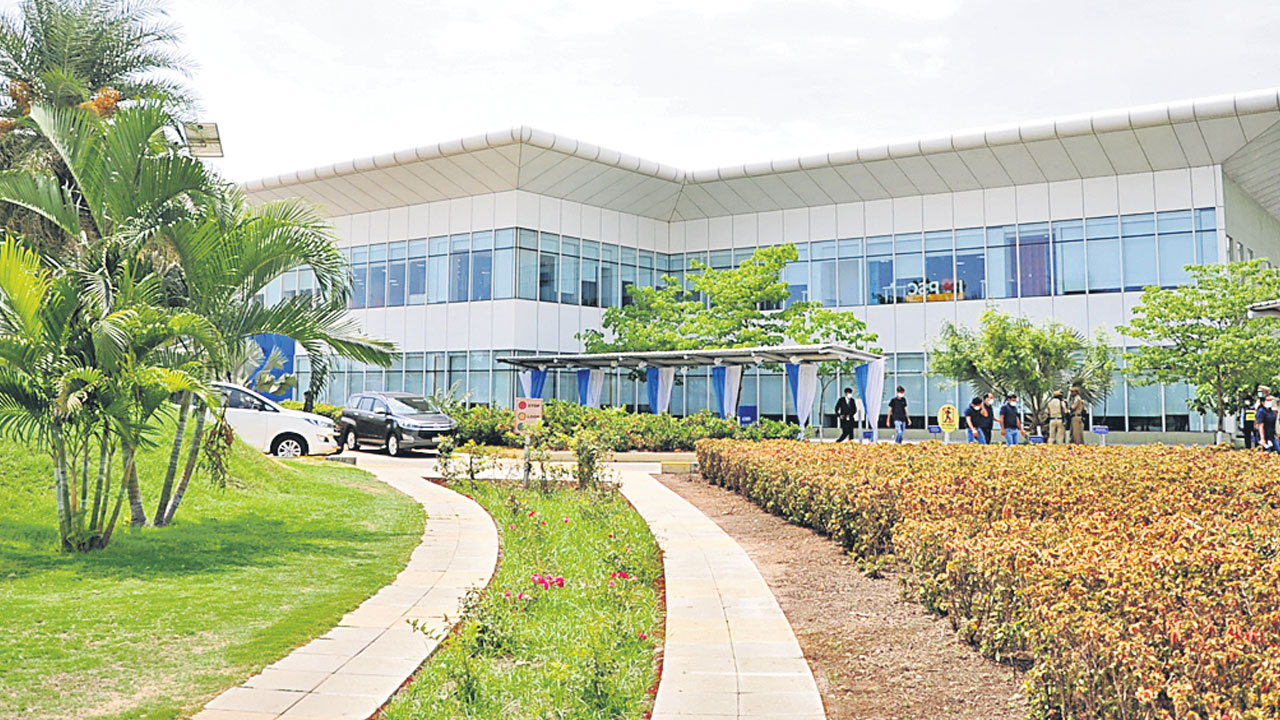 చిన్న పరిశ్రమలకు చేయూత