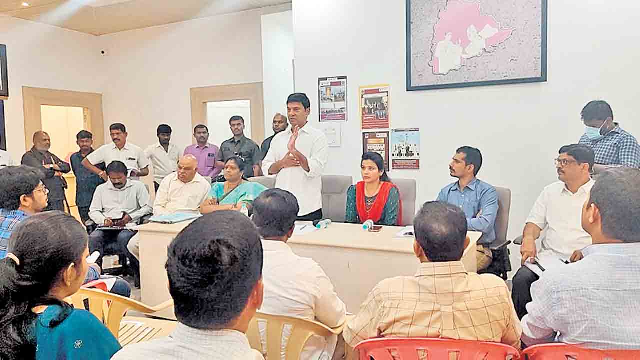 సమన్వయంతో అభివృద్ధిపై దృష్టి పెట్టాలి..