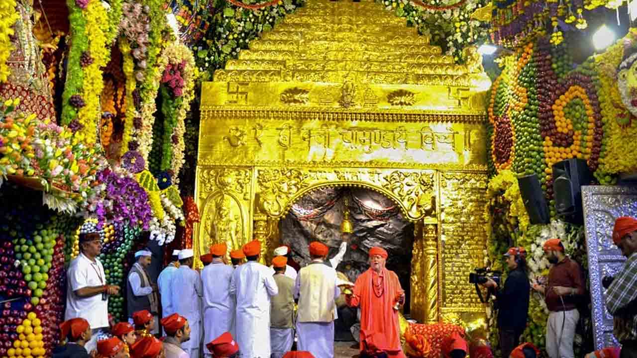 Vaishno Devi shrine | వైష్ణోదేవి మాత ఆలయానికి భక్తుల పోటు.. దశాబ్దిలోనే గరిష్టం..!