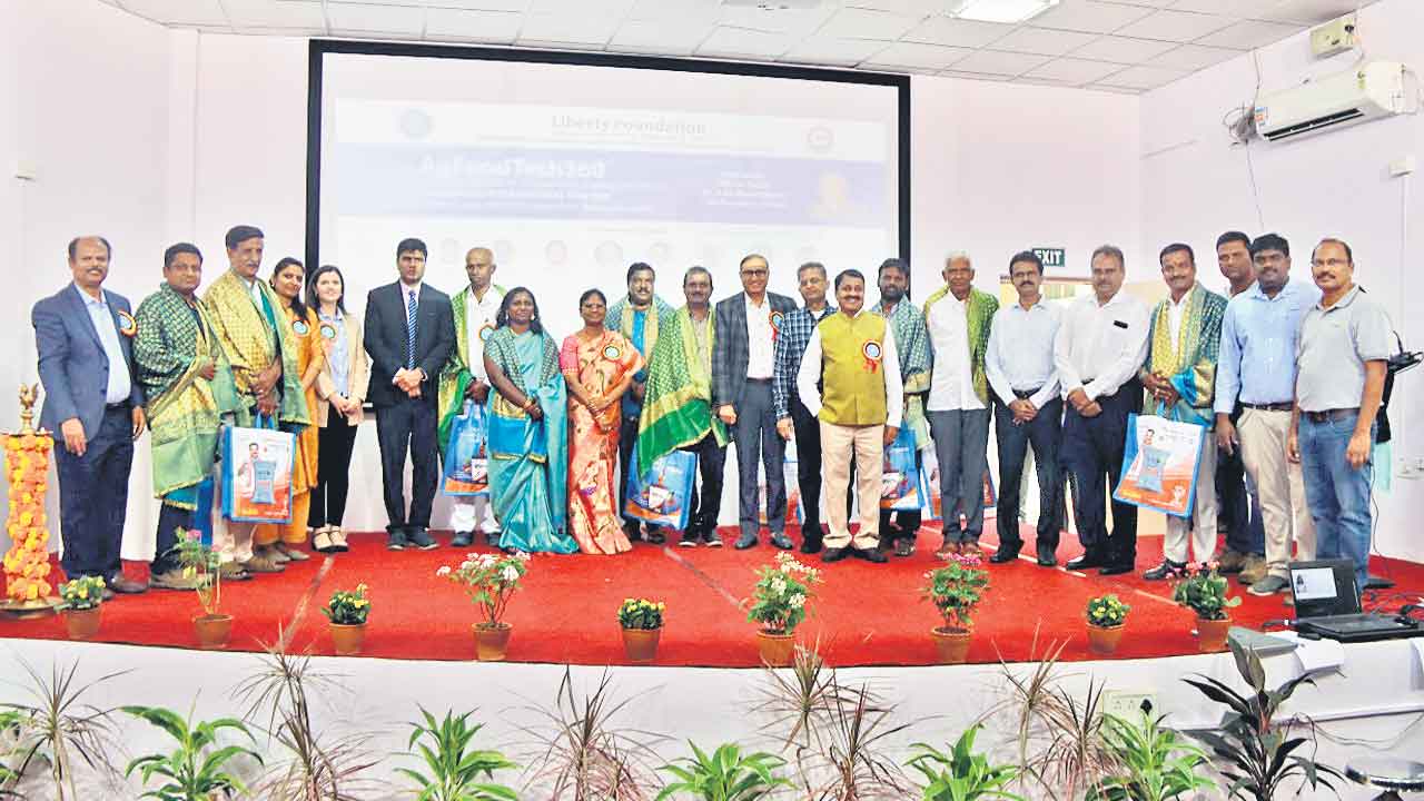 మట్టిని కాపాడితేనే మనుగడ