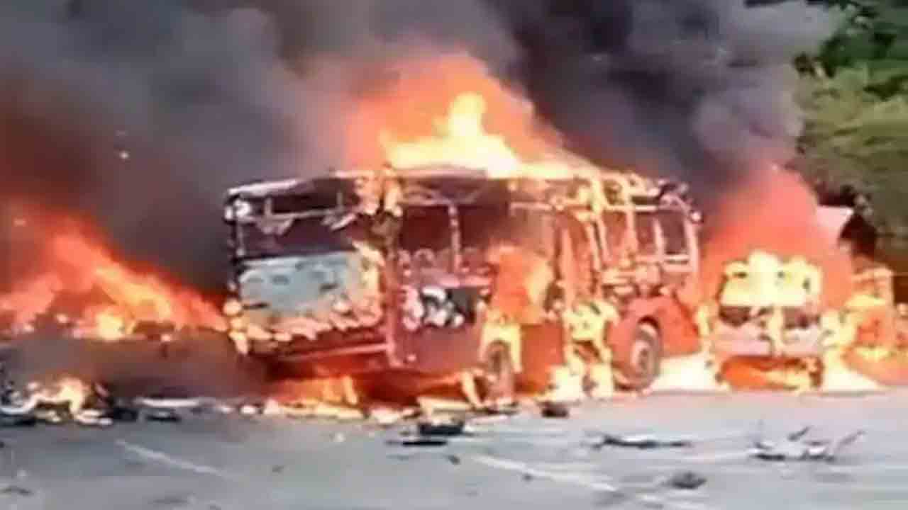 Venezuela | ఘోర ప్రమాదం.. 17 వాహనాలు ఢీ కొనడంతో చెలరేగిన మంటలు.. 16 మంది మృతి