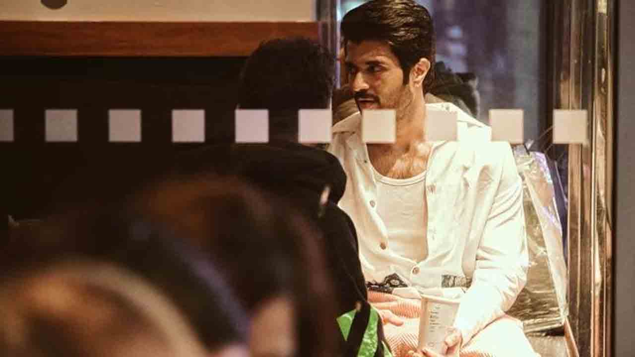 Vijay Deverakonda | న్యూయార్క్లో విజయ్ దేవరకొండ కాఫీ టైం.. షూటింగ్ కోసమేనా..?