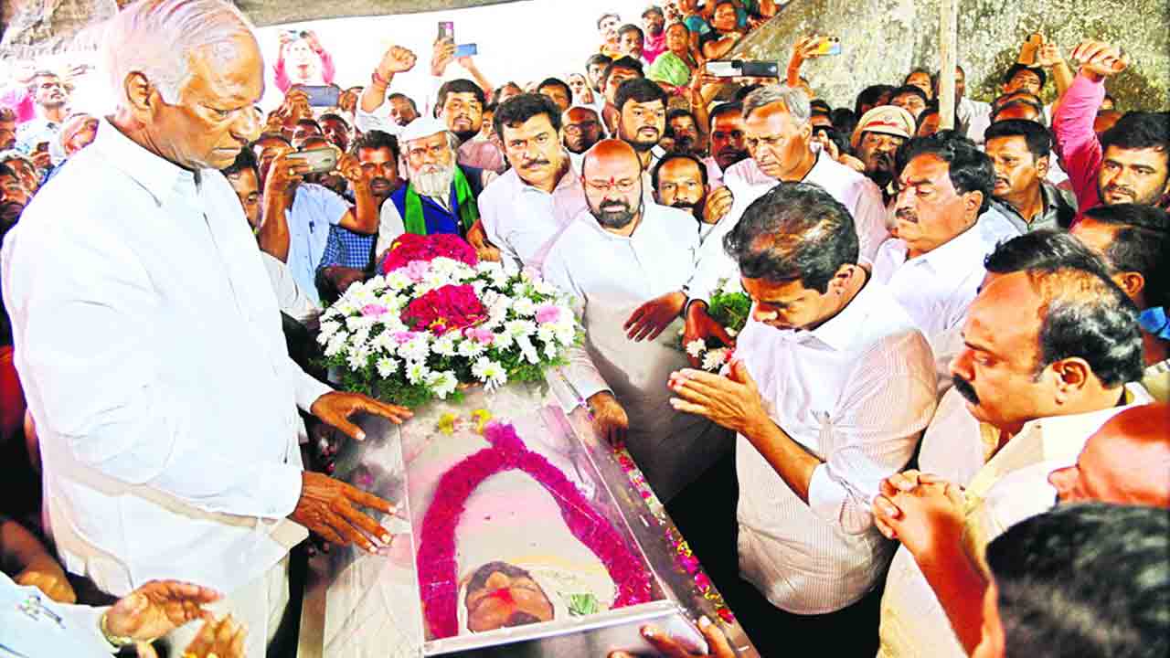 ఉద్యమకారుడికి కన్నీటి వీడ్కోలు