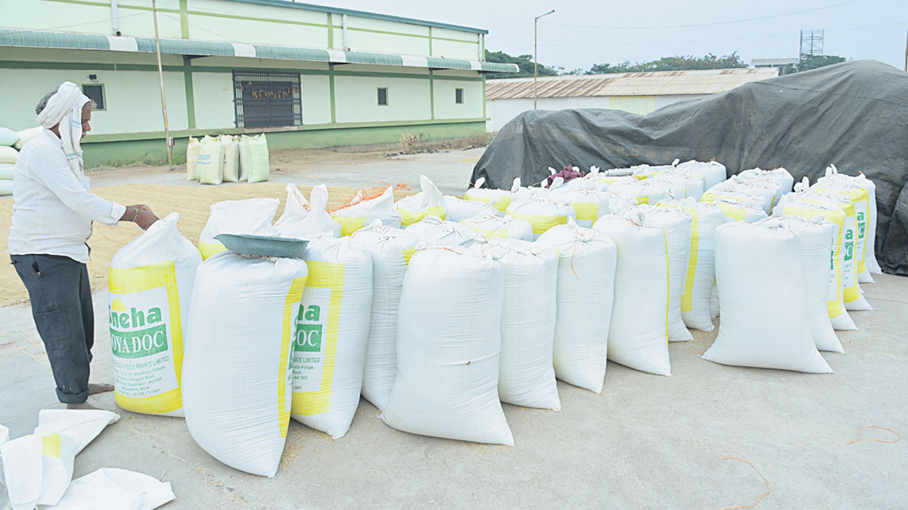 మిల్లర్ల ఇష్టారాజ్యం