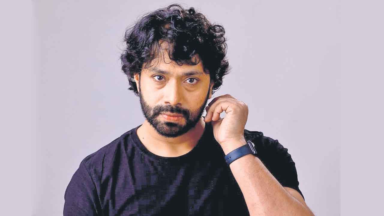 ఒకే పాత్రతో బందీ