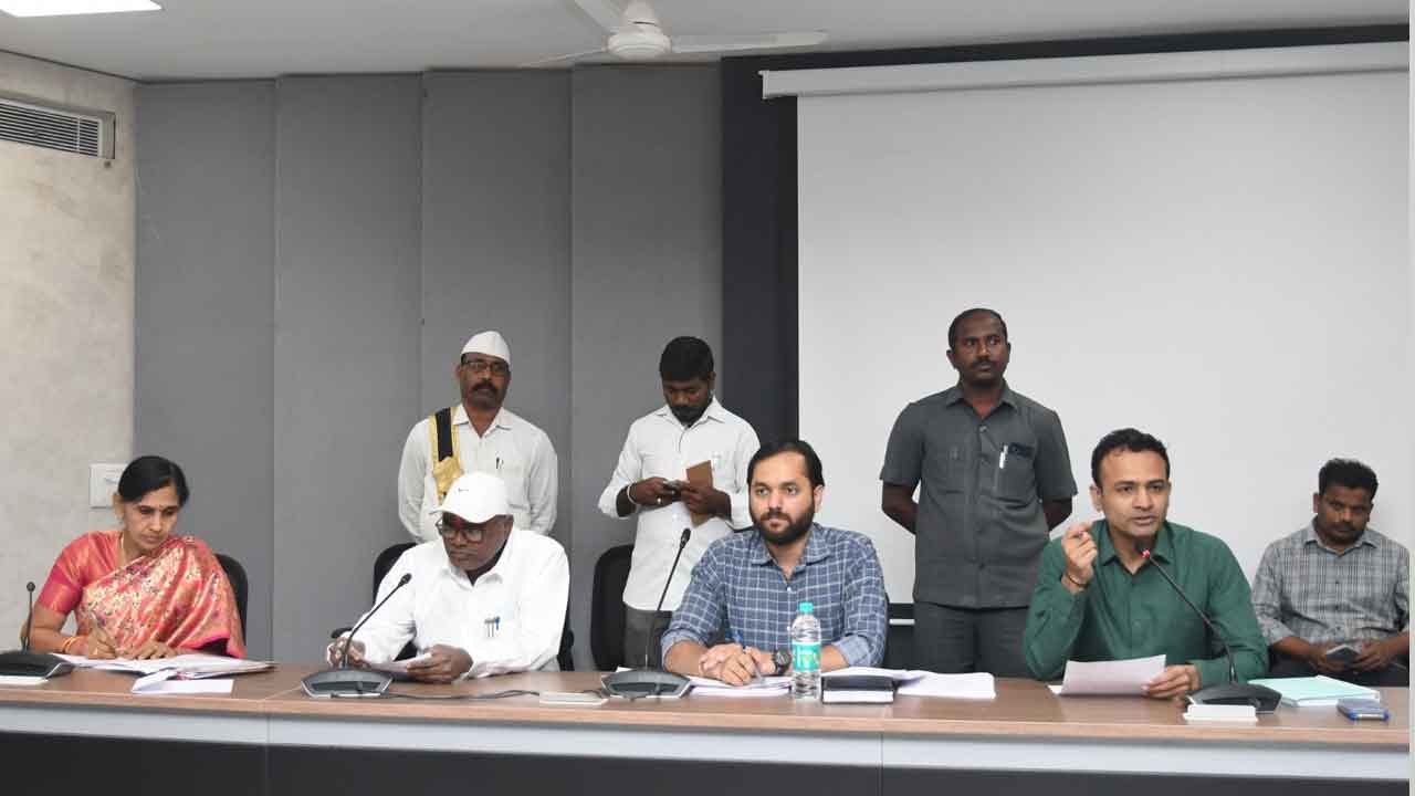 Jan Dhan Scheme | కోలాం, తోటీల అభివృద్ధికి సమన్వయంతో కృషి చేయాలి : కలెక్టర్ హేమంత్ 