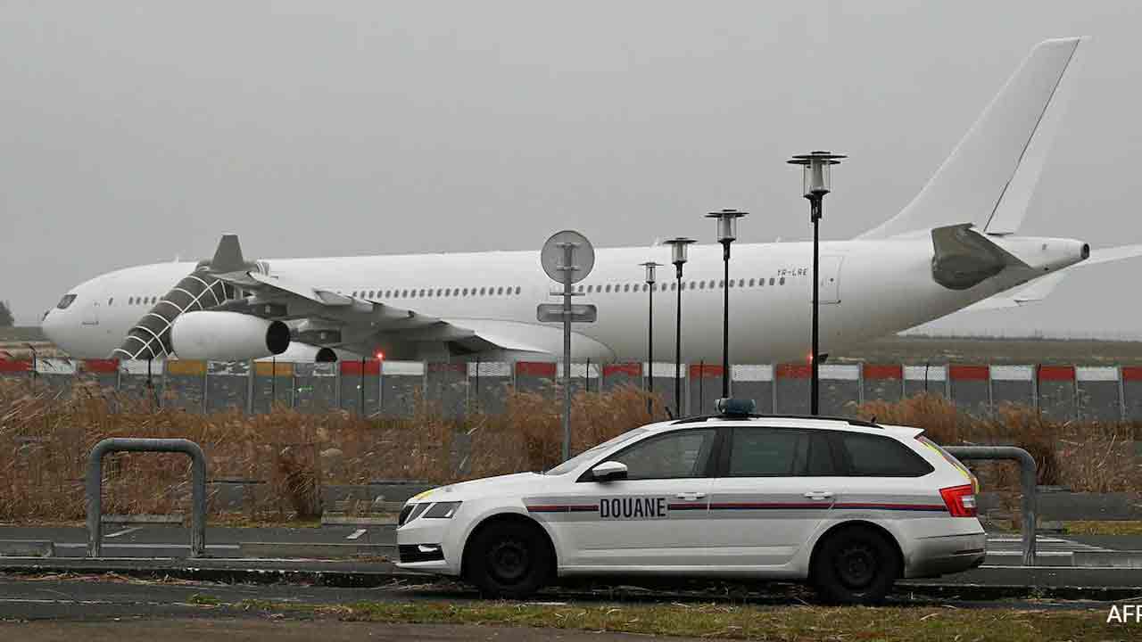 Human Trafficking: విమానంలో అక్ర‌మ ర‌వాణా.. 20 మందిని ప్ర‌శ్నించిన గుజ‌రాత్ పోలీసులు