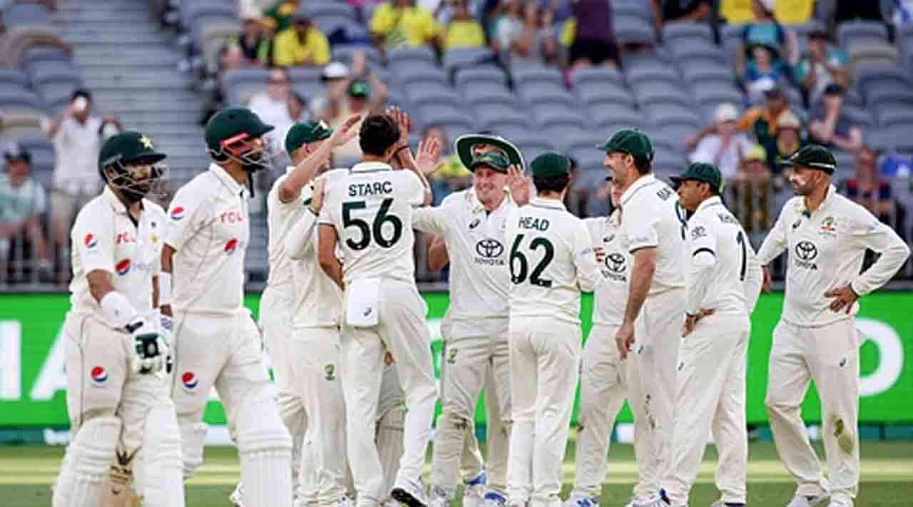 AUS vs PAK | తొలి ఇన్నింగ్స్‌లో పాకిస్థాన్ ఆలౌట్.. భారీ ఆధిక్యంలో ఆస్ట్రేలియా