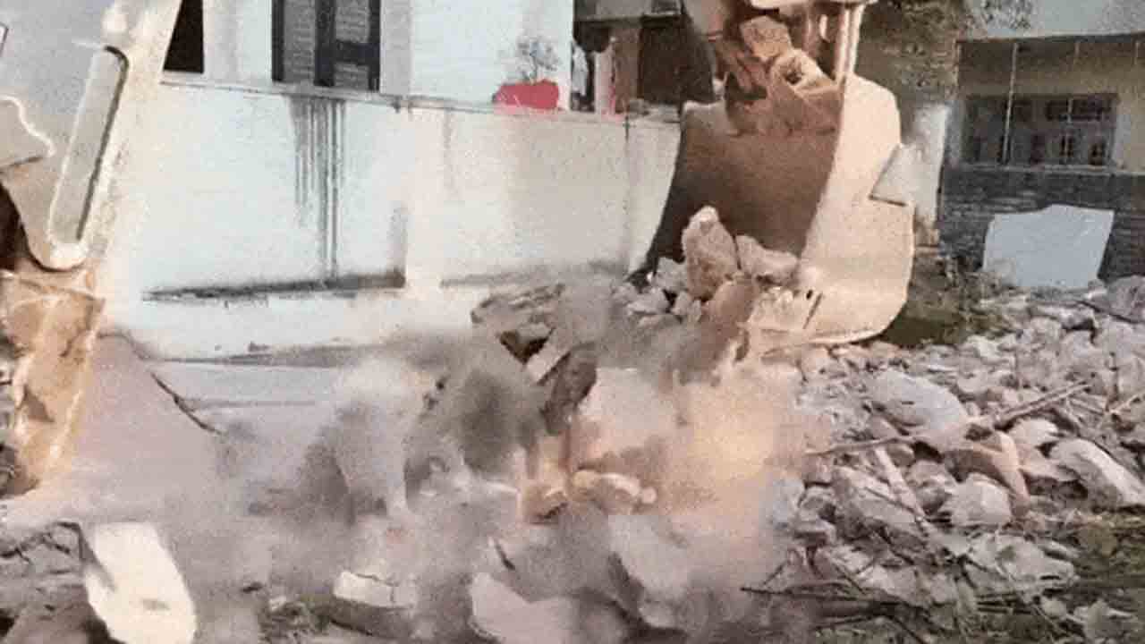 bulldozer action | రాజస్థాన్‌కు వ్యాపించిన బుల్డోజర్‌ యాక్షన్‌.. కర్ణిసేన చీఫ్‌ను కాల్చి చంపిన నిందితుడి ఇల్లు కూల్చివేత