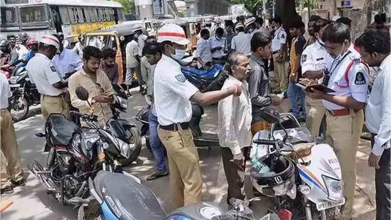 e Challan | పెండింగ్ చలాన్లపై డిస్కౌంట్.. ప్రభుత్వం కీలక నిర్ణయం