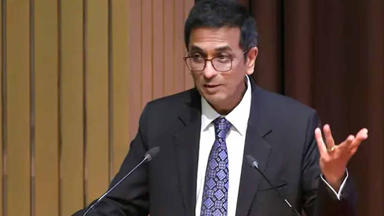 Supreme Court: లైంగికంగా వేధిస్తున్నారు.. చనిపోయేందుకు అనుమ‌తివ్వండి.. సీజేఐకి మ‌హిళా జ‌డ్జి లేఖ