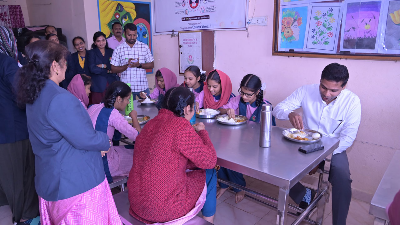 పెద్దపల్లి జిల్లాలో ‘లంచ్‌ అండ్‌ లెర్న్‌’